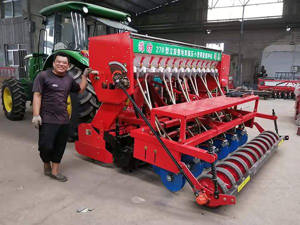 立旋整地双镇压小麦精量播种机